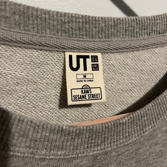 Uniqlo x Kaws Sesame Street Sweatshirt - Picture 4 of 4